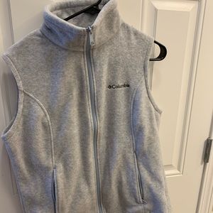 Women’s M Columbia vest